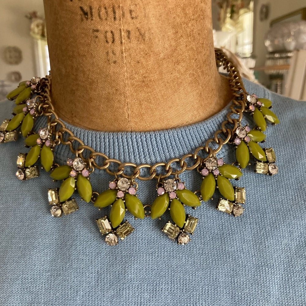 RETRO statement necklace w/ faceted stones 19” adjustable OLIVE GREEN w/earrings